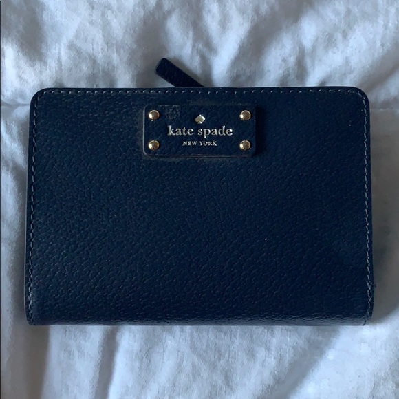 Kate  spade wallet - Picture 1 of 3
